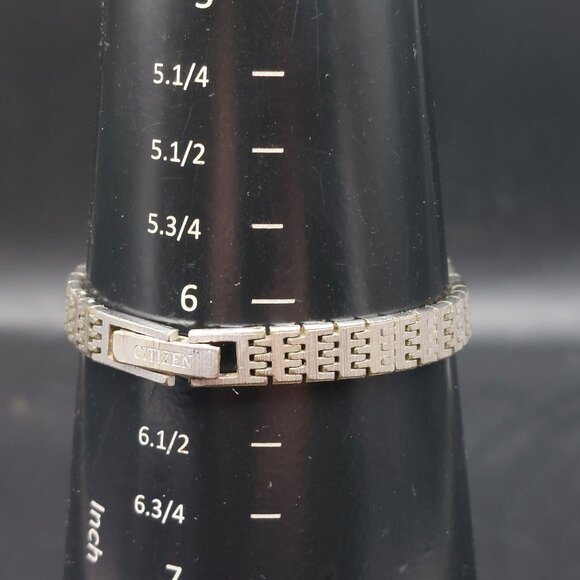 Vintage Citizen Quartz Stainless Steel Ladies Wristwatch With New Battery - Picture 8 of 8